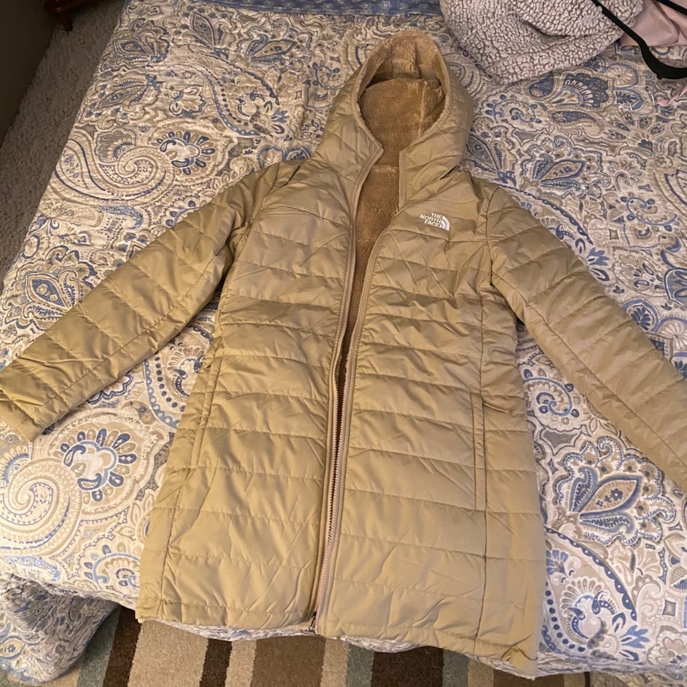 NEW Northface women’s reversible jacket- medium